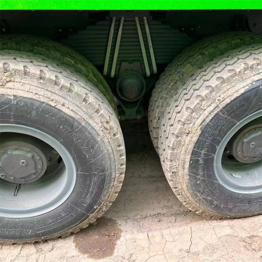 HOWO T7H 6x4 Dump Truck Green4 Camión volquete HOWO T7H 6x4 Verde4